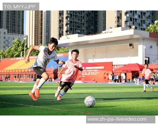 足球控的激情与梦想如何在绿茵场上绽放出无限可能