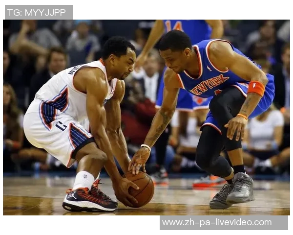 尼克斯与山猫激战正酣球迷期待精彩对决与惊喜表现